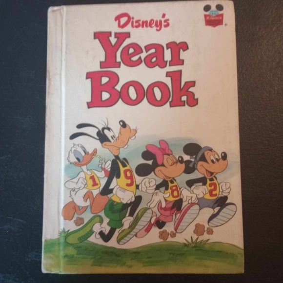 Other - Disney's Year Book: 1982